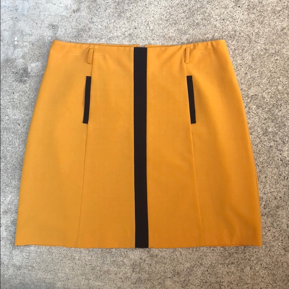 Mustard Yellow & Black Skirt w/ Faux Pockets - 12